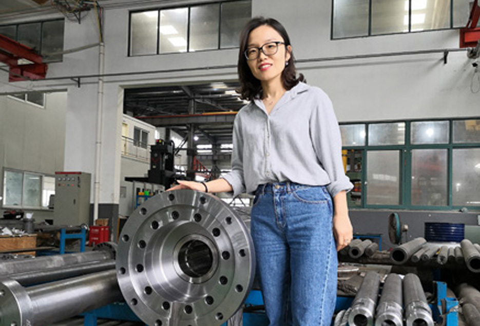 EJS กำลังเฉลิมฉลองวันหยุดแรงงาน